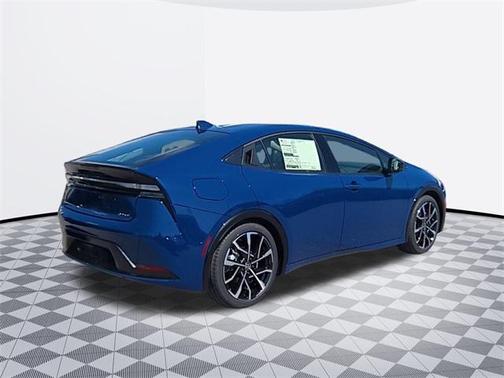 2025 Toyota Prius L