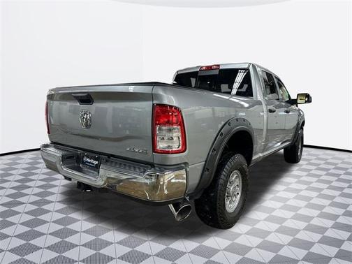 2022 RAM 2500 Tradesman Crew Cab 4x4 6'4' Box