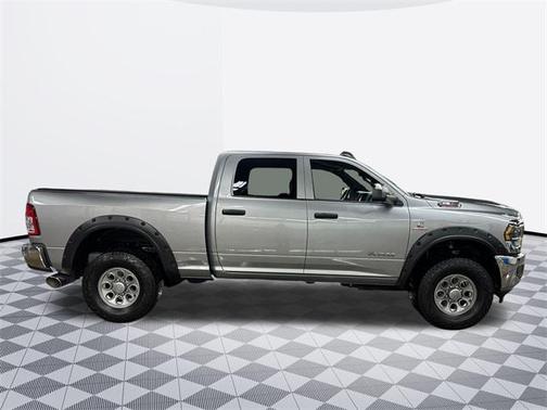 2022 RAM 2500 Tradesman Crew Cab 4x4 6'4' Box