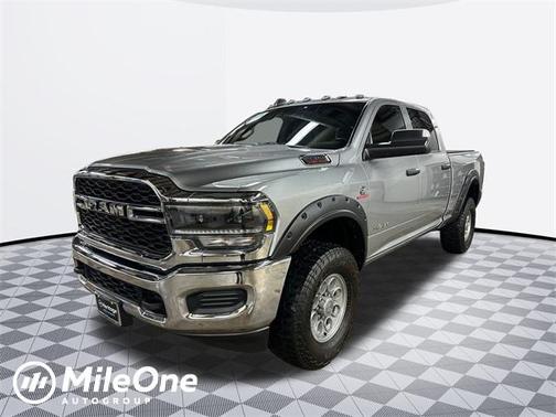 2022 RAM 2500 Tradesman Crew Cab 4x4 6'4' Box