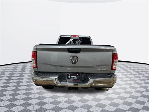 2022 RAM 2500 Tradesman Crew Cab 4x4 6'4' Box