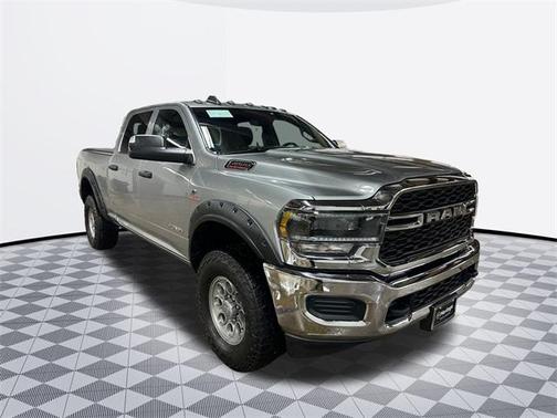 2022 RAM 2500 Tradesman Crew Cab 4x4 6'4' Box