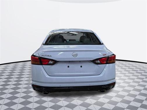 2023 Nissan Altima SR FWD