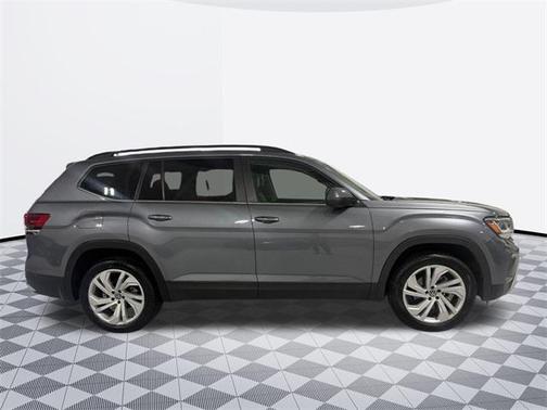 2022 Volkswagen Atlas 3.6L SE w/Technology