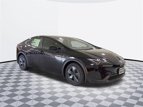 2025 Toyota Prius LE