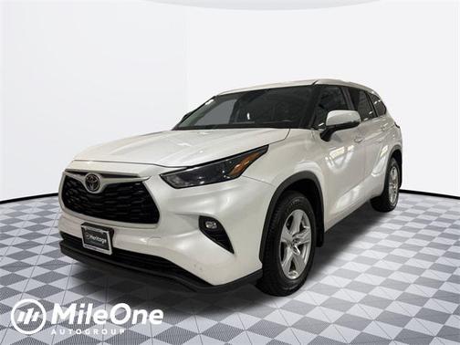 2024 Toyota Highlander LE