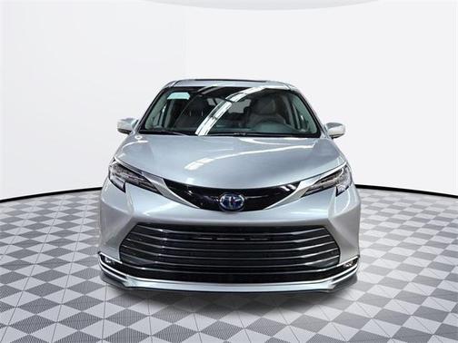 2024 Toyota Sienna Limited 7-Passenger