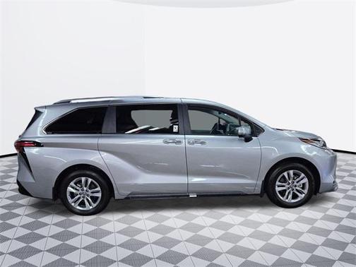 2024 Toyota Sienna Limited 7-Passenger