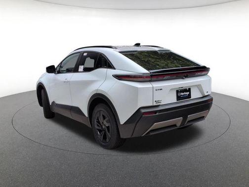 Pear 2026 Toyota C-HR SE