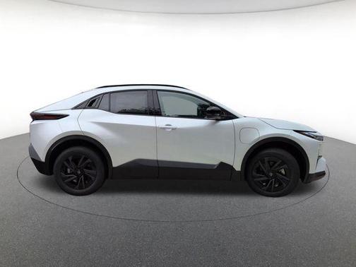 Pear 2026 Toyota C-HR SE