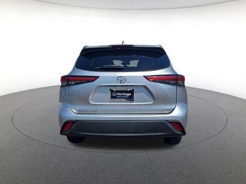 Celestial Silver 2021 Toyota Highlander XLE
