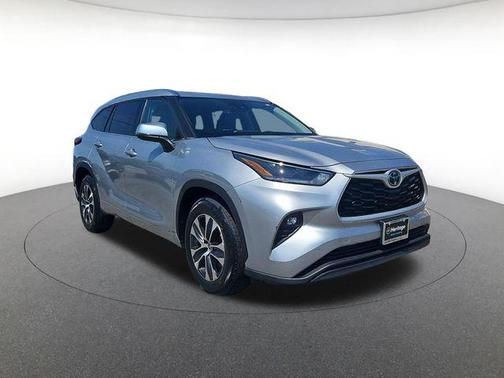 Celestial Silver 2021 Toyota Highlander XLE