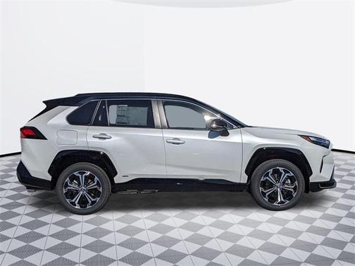 2025 Toyota RAV4 Hybrid SE