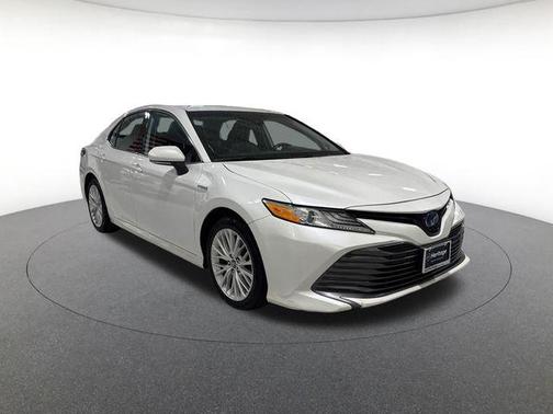 2020 Toyota Camry Hybrid XLE