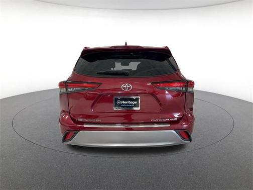 2022 Toyota Highlander Platinum