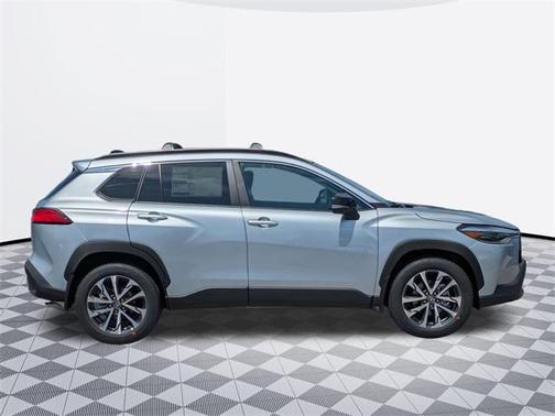 2025 Toyota Corolla Cross XLE