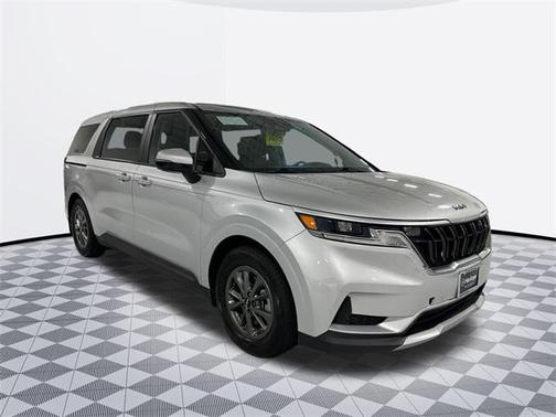 2023 Kia Carnival LX