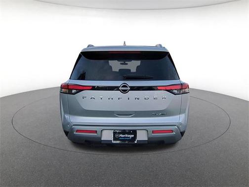 2025 Nissan Pathfinder SL 4WD