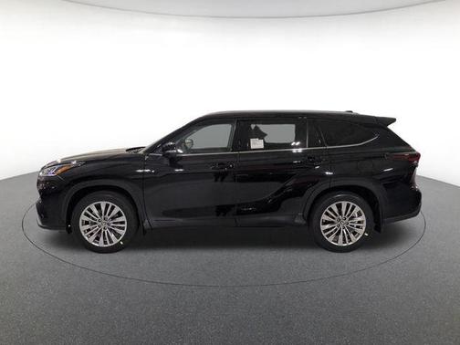 Midnight Black Metallic 2026 Toyota Highlander Platinum