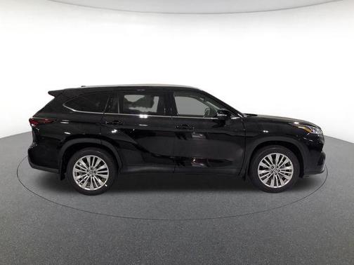 Midnight Black Metallic 2026 Toyota Highlander Platinum