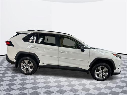 2022 Toyota RAV4 Hybrid LE
