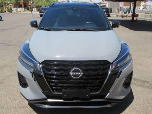 2024 Nissan Kicks SR
