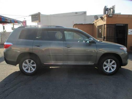 2011 Toyota Highlander SE
