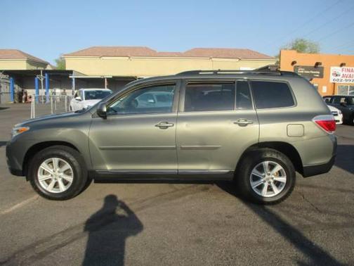 2011 Toyota Highlander SE