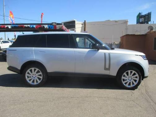 2025 Land Rover Range Rover P400 SE 7 Seat
