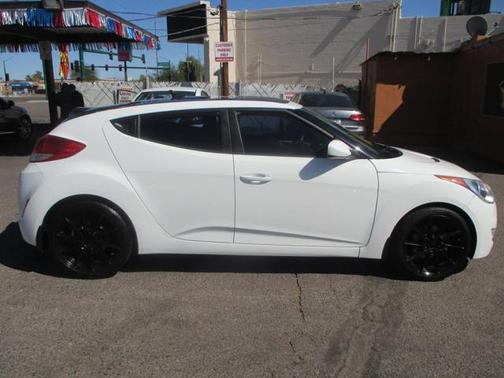 2013 Hyundai Veloster Base