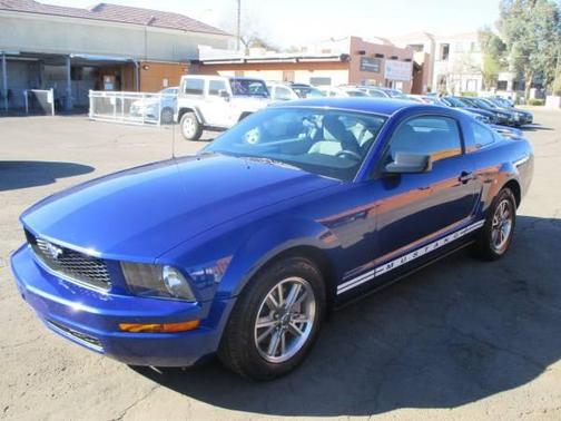 2005 Ford Mustang Deluxe