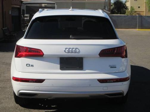 2018 Audi Q5 2.0T Premium Plus