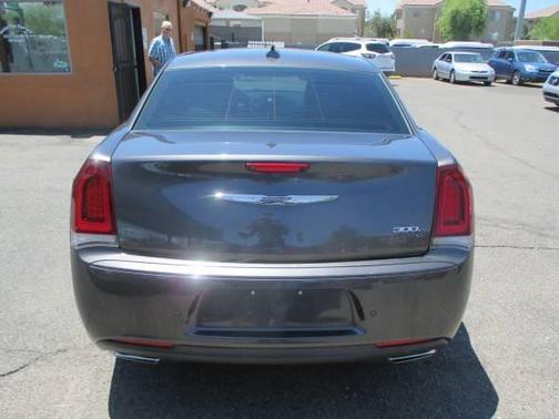 2016 Chrysler 300 S