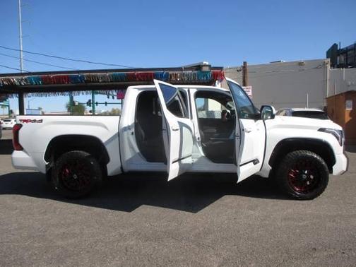 2024 Toyota Tundra Platinum