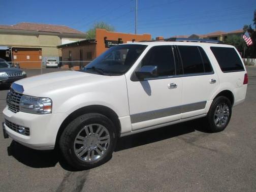 2012 Lincoln Navigator Base