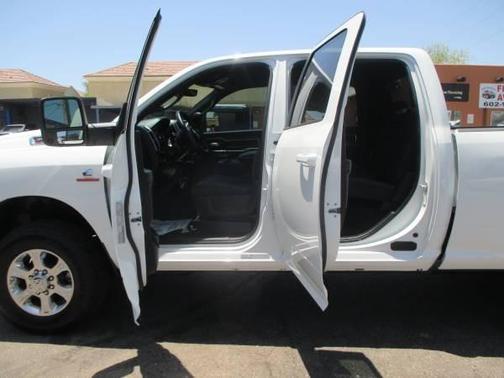 2024 RAM 3500 Big Horn Crew Cab 4x4 6'4' Box
