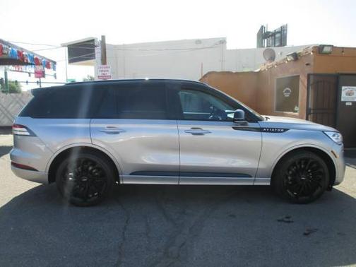 Silver Radiance Metallic Clearcoat 2023 Lincoln Aviator Black Label AWD
