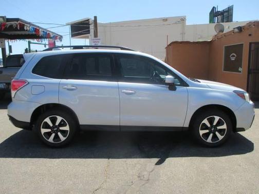 Ice Silver Metallic 2018 Subaru Forester 2.5i Premium