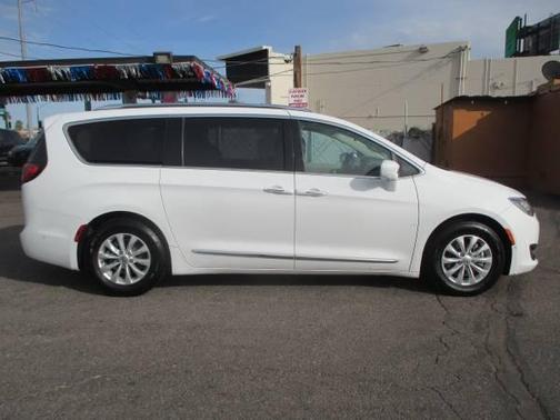 2018 Chrysler Pacifica Touring-L Plus