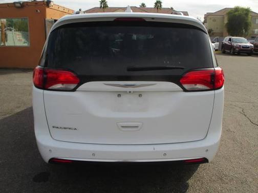 2018 Chrysler Pacifica Touring-L Plus