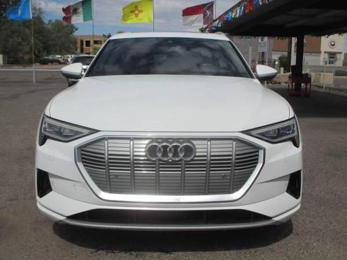 2019 Audi e-tron Premium Plus