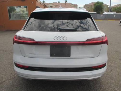 2019 Audi e-tron Premium Plus