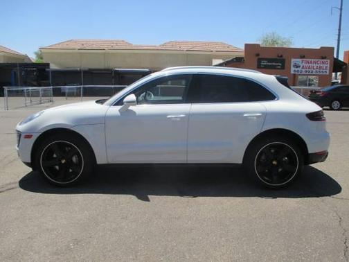 2017 Porsche Macan Base