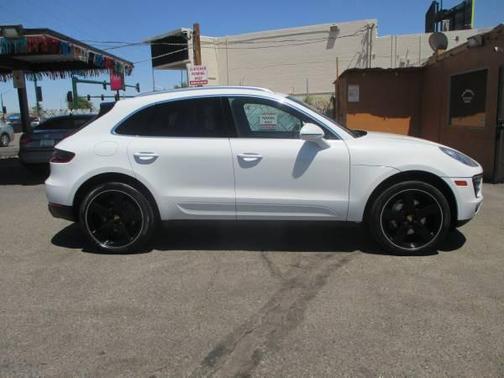2017 Porsche Macan Base