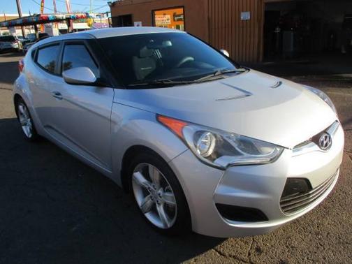 2013 Hyundai Veloster Base
