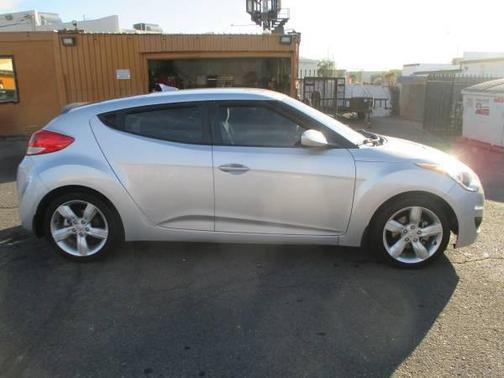 2013 Hyundai Veloster Base