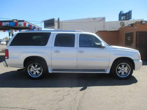 2005 Cadillac Escalade ESV Standard
