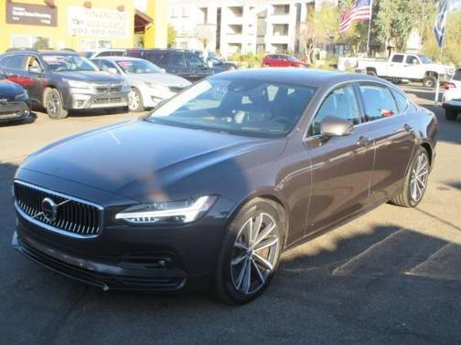 2021 Volvo S90 T6 Momentum