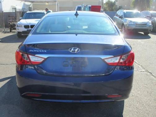 2011 Hyundai SONATA GLS