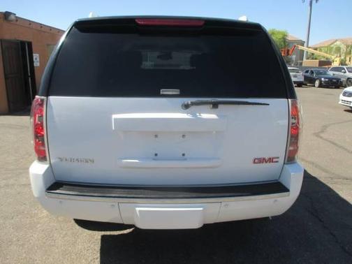 Summit White 2007 GMC Yukon Denali